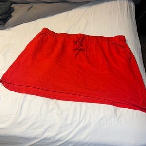 Prefect coverup or casual summertime skirt.